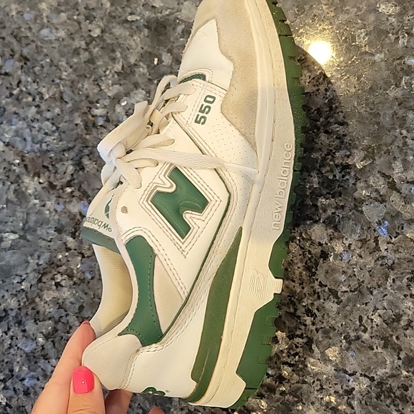 New Balance 550 Men's White and Green Retro-Inspired Sneakers Size 5.5 - Picture 6 of 15
